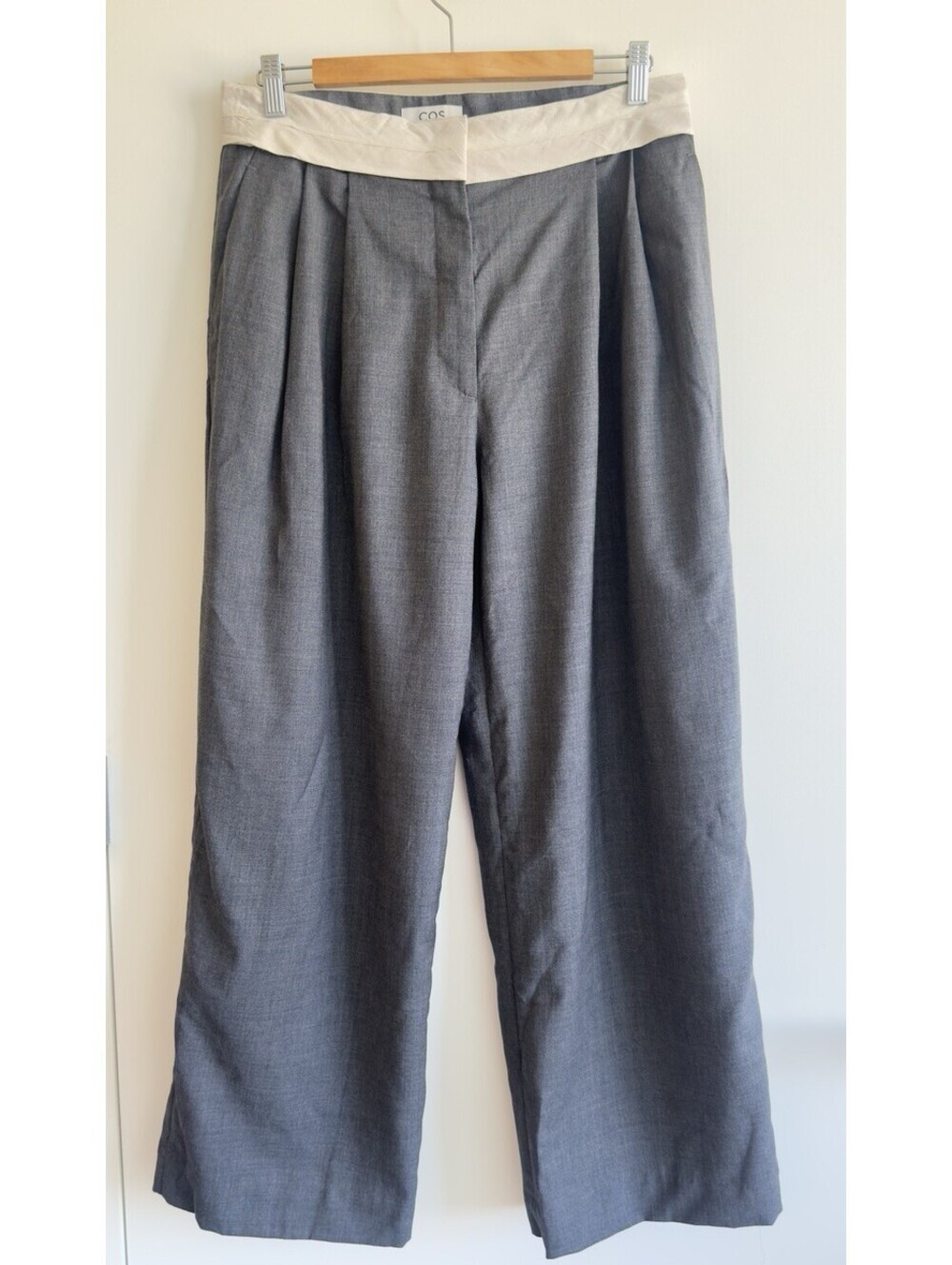 COS Gray 100% Wool Wide Leg Pleated Trousers Women’s Size 8